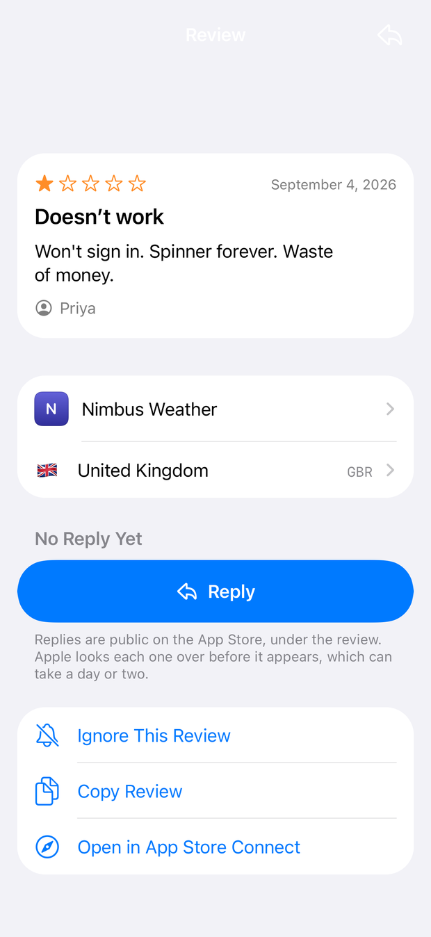 A single review in full, with its rating, storefront and a button to reply.